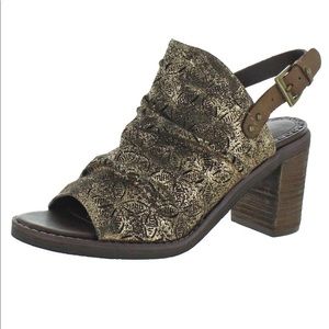 Naughty Monkey Nyxx Ankle Bootie, Gold